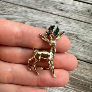 Vintage Jewelry Reindeer Brooch Christmas Pin